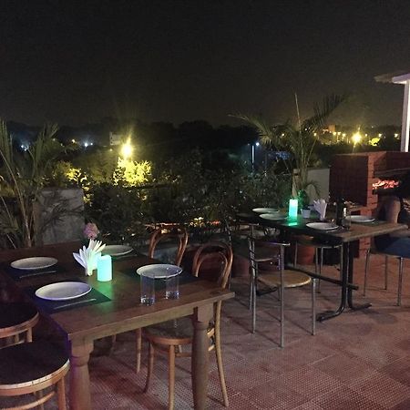 Mykonos Guest House And Spa Nueva Delhi Exterior foto